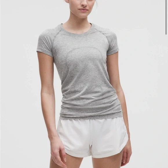 Swiftly Tech Short-Sleeve Shirt 2.0 Hip Length - Picture 3 of 3